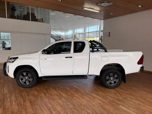 Toyota Hilux 2.4GD-6 Xtra cab Raider manual - Image 9