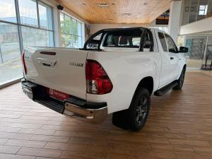 Toyota Hilux 2.4GD-6 Xtra cab Raider manual - Image 4
