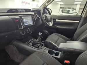 Toyota Hilux 2.4GD-6 double cab 4x4 Raider manual - Image 7