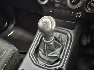 Toyota Hilux 2.4GD-6 double cab 4x4 Raider manual - Image 9