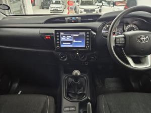Toyota Hilux 2.4GD-6 double cab 4x4 Raider manual - Image 11