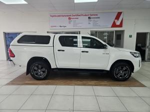 Toyota Hilux 2.4GD-6 double cab 4x4 Raider manual - Image 3
