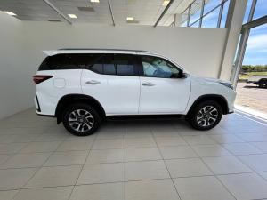 Toyota Fortuner 2.4GD-6 4x4 - Image 3