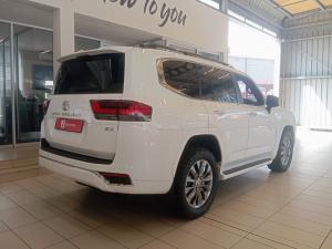 Toyota Land Cruiser 300 3.3D ZX - Image 2