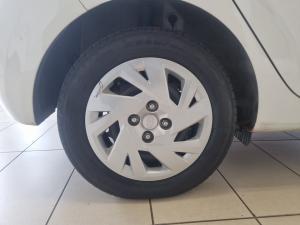 Hyundai Grand i10 1.0 Premium hatch - Image 17