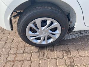 Toyota Vitz 1.0 - Image 8