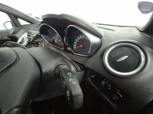 Ford Fiesta ST 1.6 Ecoboost Gdti - Image 10