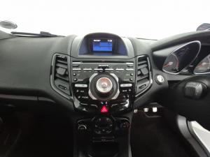 Ford Fiesta ST 1.6 Ecoboost Gdti - Image 9