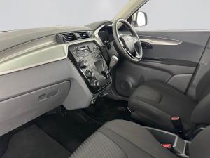 Mahindra KUV 100 1.2 K8+ - Image 11