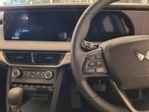 Mahindra XUV700 2.0T AX5 - Image 9