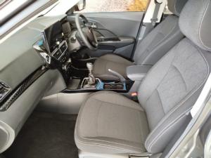 Mahindra XUV 3XO 1.2T AX5 manual - Image 8