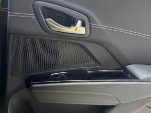 Mahindra XUV 3XO 1.2T AX7L - Image 15