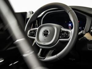 Volvo XC60 B5 AWD Plus Dark - Image 18