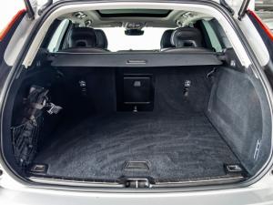 Volvo XC60 B6 AWD Ultimate Dark - Image 14