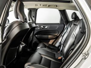 Volvo XC60 B6 AWD Ultimate Dark - Image 22