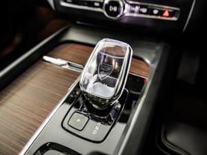 Volvo XC60 B6 AWD Ultimate Dark - Image 6