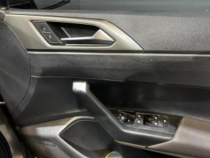 Volkswagen Polo hatch 1.0TSI Comfortline - Image 12