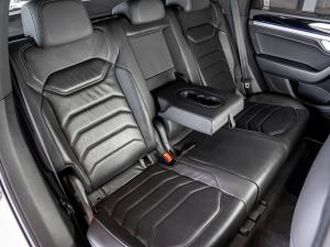 Volkswagen Touareg V6 TDI Executive R-Line - Image 17