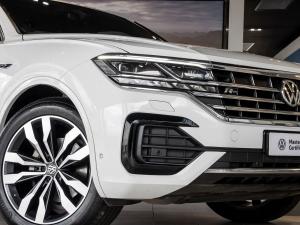 Volkswagen Touareg V6 TDI Executive R-Line - Image 3