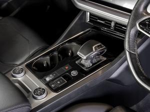 Volkswagen Touareg V6 TDI Executive R-Line - Image 13