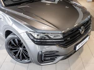 Volkswagen Touareg V6 TDI Executive R-Line - Image 4