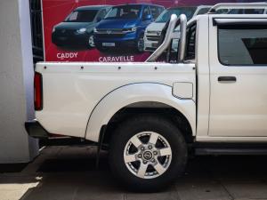 Nissan NP300 Hardbody 2.5TDi double cab Hi-rider - Image 6