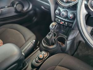 MINI Hatch Cooper Hatch 3-door auto - Image 9