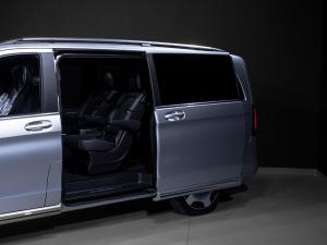 Mercedes-Benz V-Class V300d Exclusive - Image 12