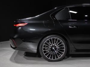 BMW 7 Series 740d xDrive M Sport - Image 25