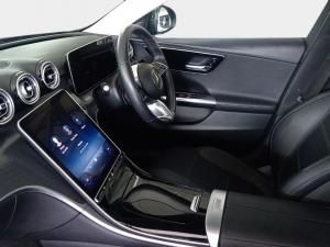Mercedes-Benz C-Class C200 Avantgarde - Image 17