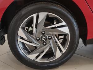 Hyundai i20 1.0T Fluid auto - Image 9