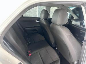 Kia Rio hatch 1.2 LS - Image 11
