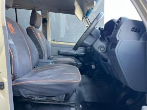 Toyota Land Cruiser 79 4.0 V6 double cab - Image 16