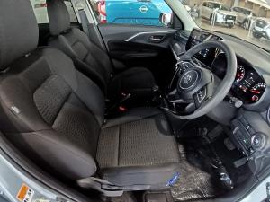 Suzuki Swift 1.2 GLX auto - Image 9