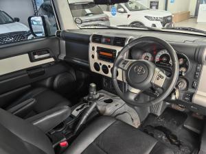 Toyota FJ Cruiser FJ Cruiser - Image 13