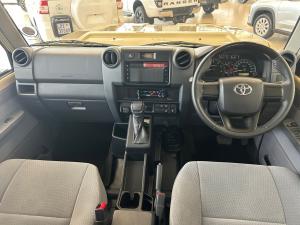 Toyota Land Cruiser 79 2.8GD-6 double cab - Image 6