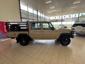 Toyota Land Cruiser 79 2.8GD-6 double cab - Image 3