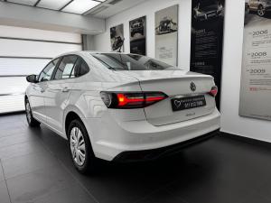 Volkswagen Polo sedan 1.6 auto - Image 3