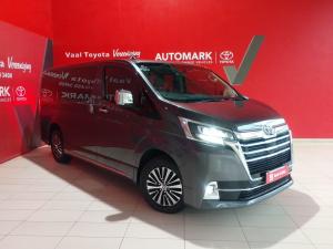 2021 Toyota Quantum 2.8 LWB bus 9-seater VX Premium