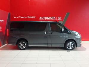 Toyota Quantum 2.8 LWB bus 9-seater VX Premium - Image 3