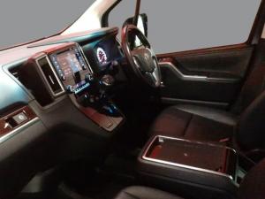 Toyota Quantum 2.8 LWB bus 9-seater VX Premium - Image 7