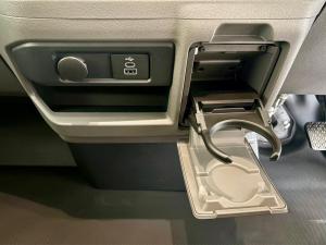 Volkswagen Transporter 2.0TDI Kombi SWB Basic - Image 11