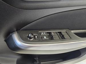 Suzuki Swift 1.2 GLX auto - Image 19