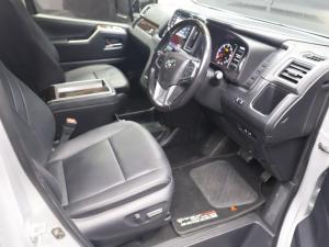 Toyota Quantum 2.8 LWB bus 9-seater VX Premium - Image 10
