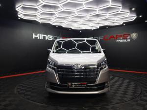 Toyota Quantum 2.8 LWB bus 9-seater VX Premium - Image 2