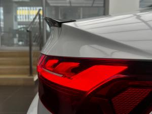 Audi A4 35TFSI Advanced - Image 10