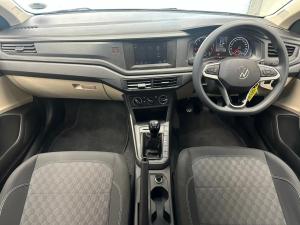 Volkswagen Polo sedan 1.6 manual - Image 15