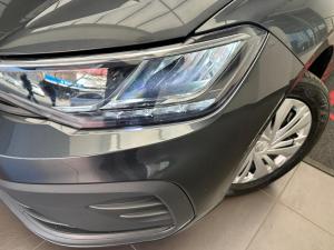 Volkswagen Polo sedan 1.6 manual - Image 5