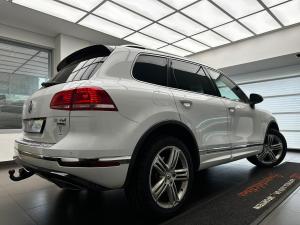 Volkswagen Touareg V6 TDI Luxury - Image 12