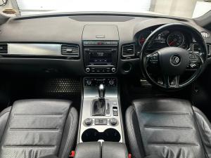 Volkswagen Touareg V6 TDI Luxury - Image 13